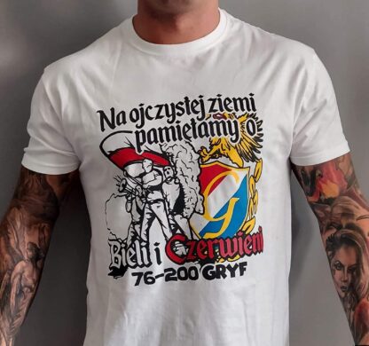 Koszulka męska " Na ojczystej ziemi..." . Przy składaniu zamówienia prosimy o podanie rozmiaru. Cena 50 pln